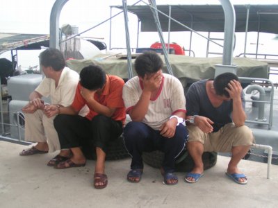 Four Chinese arrested for smuggling fuel