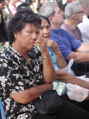 Hundreds turn out for tsunami memorial service