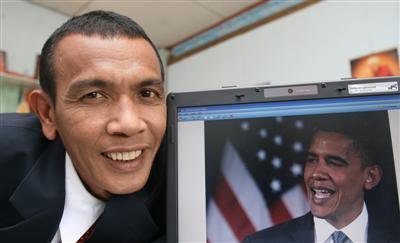 Thai Obama sings to a different tune