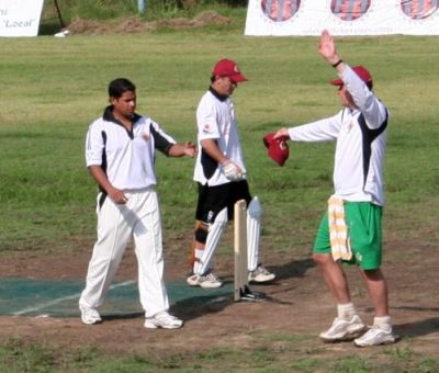 Chappell opens well at Cricket Sixes