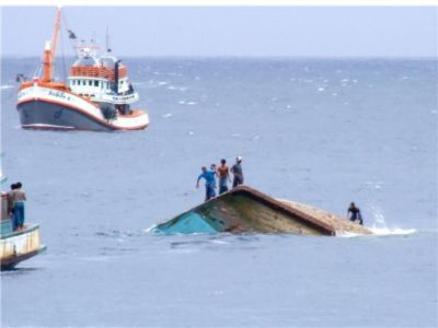 Trawler sinks off Koh Racha Yai