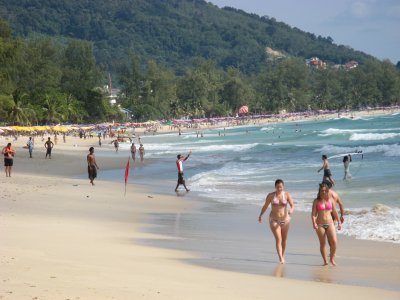 Phuket enjoys strong tourist “low-season’