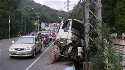 Truck crash on Patong Hill