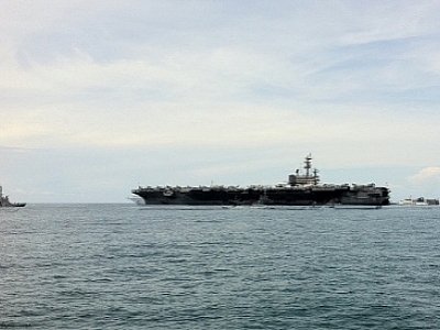 USS Ronald Reagan strike group anchors off Phuket