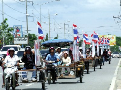 Anti-protest protest gets rolling in Phuket