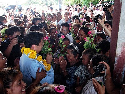 Abhisit launches Democrat election campaign in Phuket