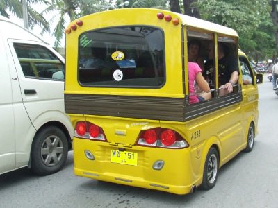 Tuk-tuk drivers surrender to Phuket police