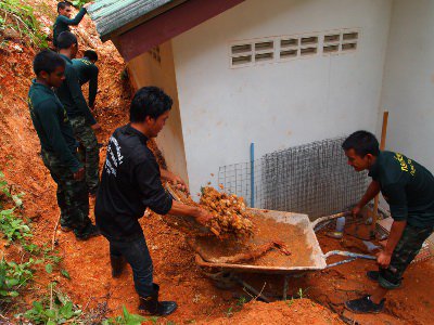 Thai Army digs deep in Phuket to recover “landslide house’