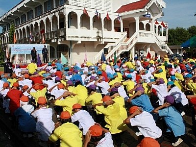 Phuket Police anti-drugs campaign targets kids