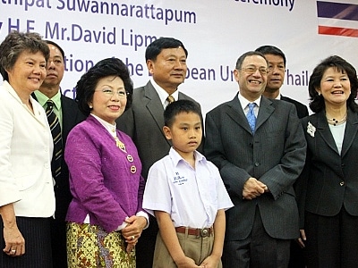 Phuket boy, 9, tops EU contest