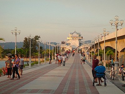 Phuket’s new-look Sarasin Bridge already needs a clean-up