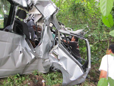 Korean tourist in Phuket ICU after tour van slams into tree