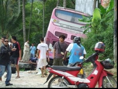 Phuket Breaking News: Bus crash on Patong Hill; many injured