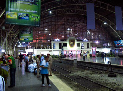 Floods force south-bound trains out of Bangkok