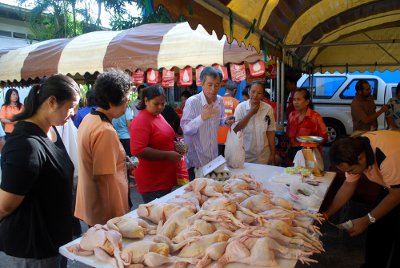 Phuket market for flood price relief sells out ‘within hours’