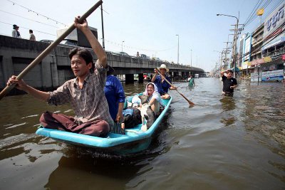 BIS Phuket calls for boats, life vests to help Bangkok flood victims