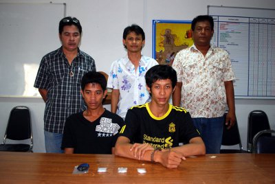 Phuket police swoop on two meth dealer suspects