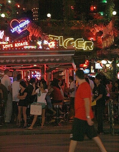 Alcohol pricing important for Phuket tourism: poll