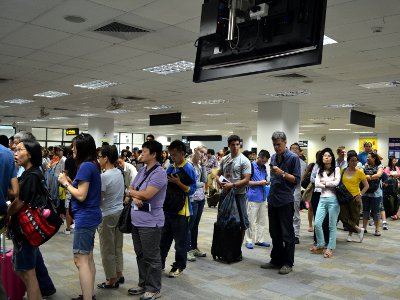 No short-term solution for Phuket Airport Immigration bottleneck