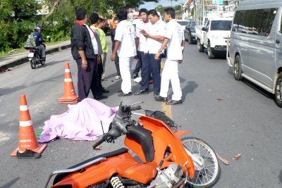 Phuket student killed as motorbike and truck collide