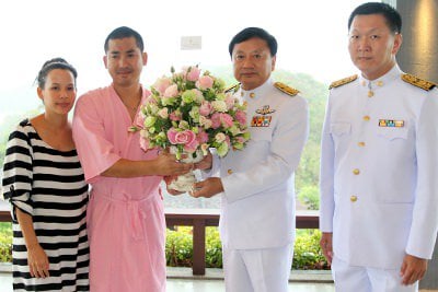 Phuket’s “Pla-wan’ recovering returns home, receives second Royal bouquet