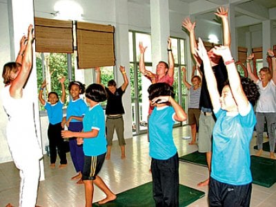 Phuket Lifestyle: Teachers taught ‘trauma release’ exercises