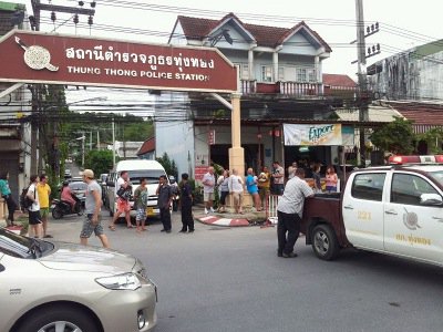 Phuket Police re-open road to Patong as earthquake fears subside