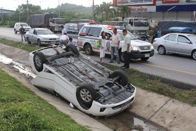 Phuket Rush Hour: Car flips over on bypass road