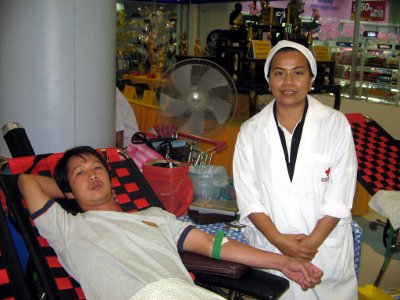 Phuket Red Cross pumps up blood donation campaign