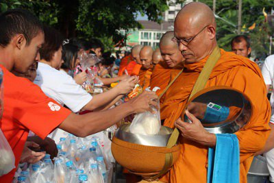 Phuket marks Visaka Bucha Day