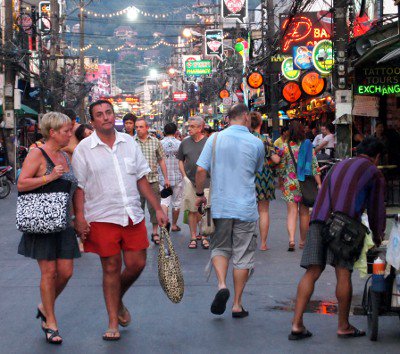 Phuket bar operators fined for holiday trading