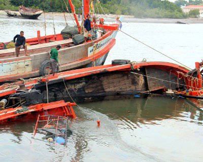 Seven injured as fishing boat explodes