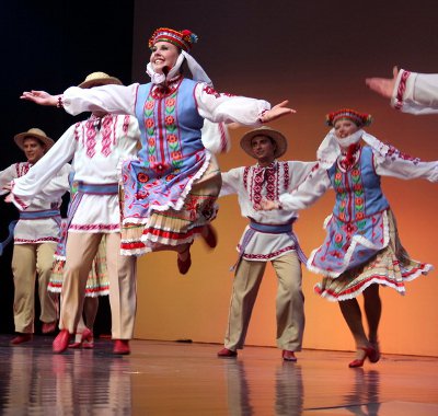 Ukraine dance troupe wows Phuket