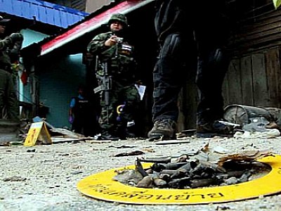 Breaking News – Thailand: Three shot dead in Pattani; Chalerm to take control