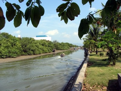 Phuket Town flood victims apply for assistance