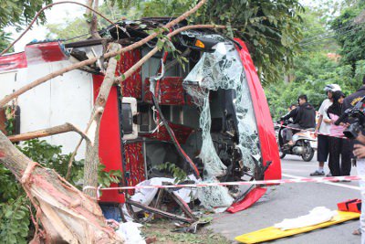 One dead as empty Phuket tour bus slams into tree