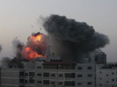 World News: Israel, Gaza intensify bombings this morning