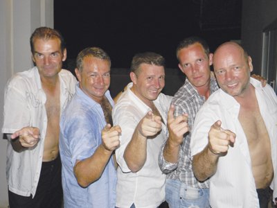 Phuket Lifestyle: SKÃ…L members give up their shirts for charity