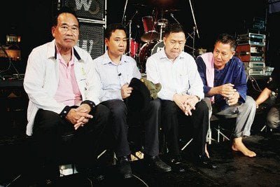 Pitak Siam leader abruptly ends anti-govt rally