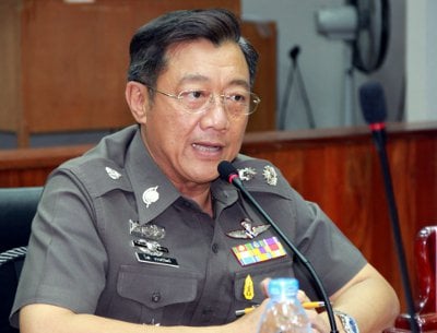 Phuket police chief calls on officers to use smart phones, rolling checkpoints