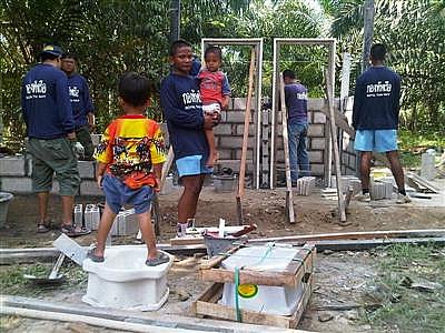 Phuket navy base assists Krabi flood victims