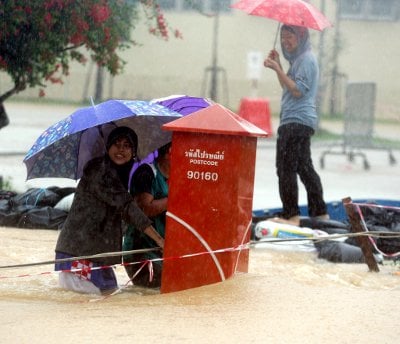 Phuket donations sought for flood victims nationwide