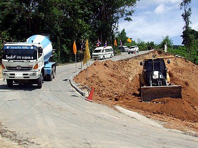 Work begins to make Phuket “death bend’ safer