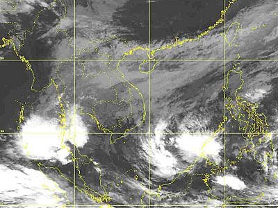 Phuket Airport remains open as wild weather ravages South