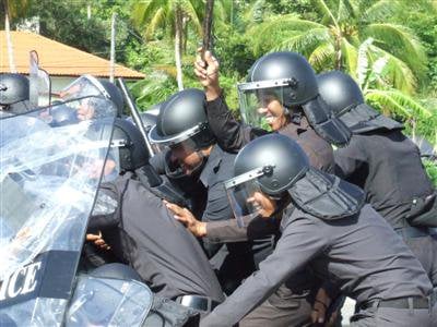 Phuket Police practice crowd control