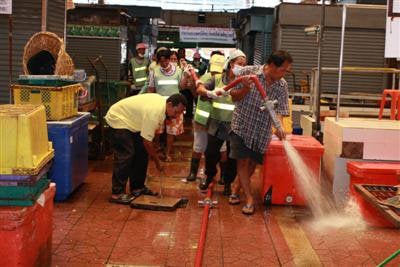 Phuket City’s Kaset Market gets a hose down