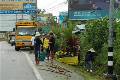 Inmates spruce up Phuket roadsides for ministers’ meeting