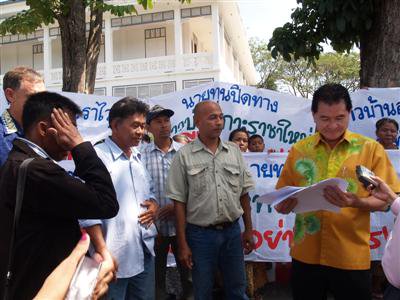 Racha Yai residents protest new resort development