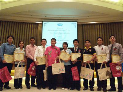 Plastic bag MoU signed in Phuket