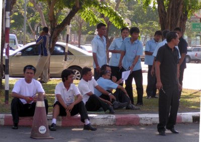 Protest over Phuket Airport limo concession